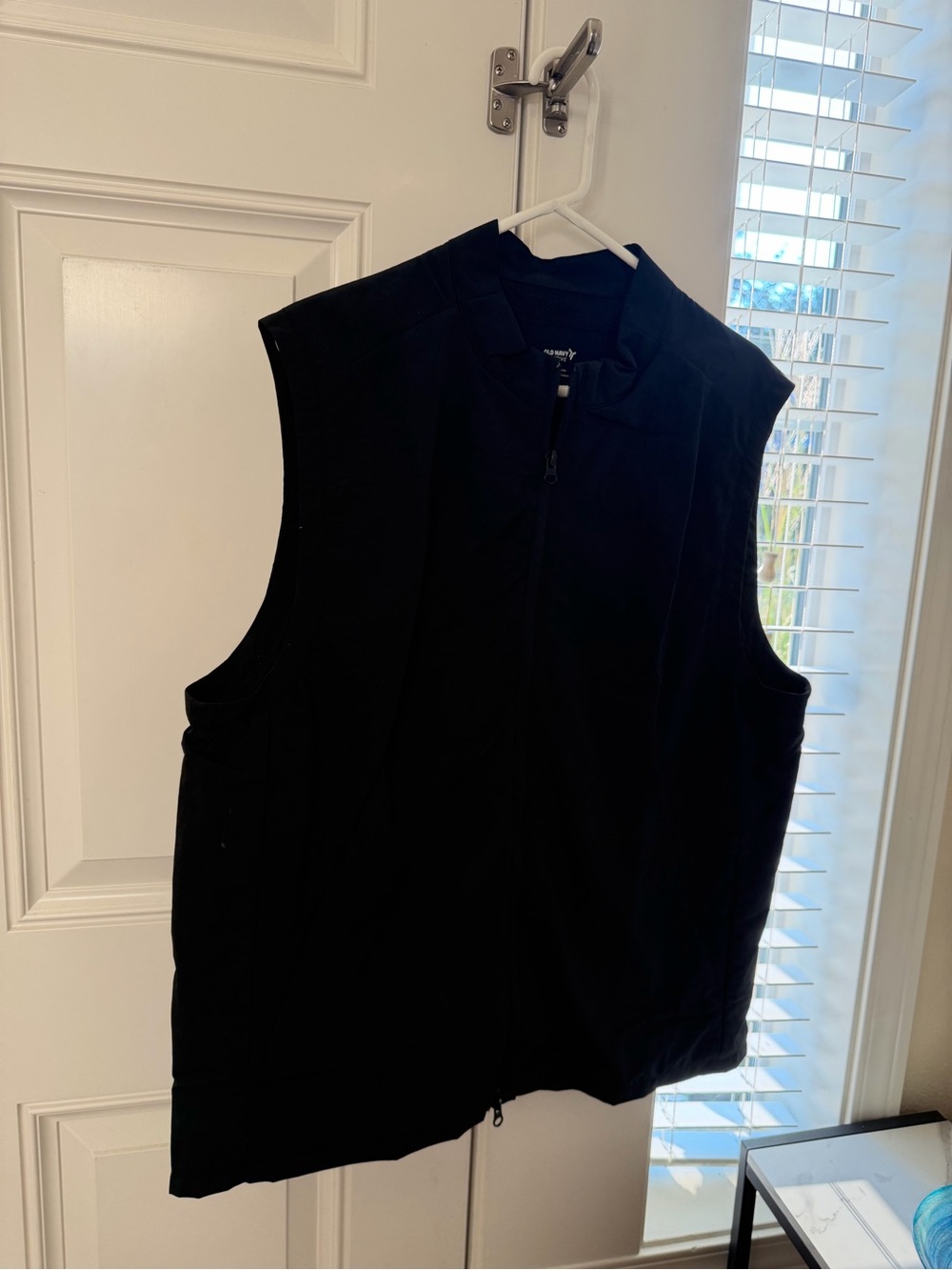 Old Navy Men's Black Zip-Up Fleece Vest